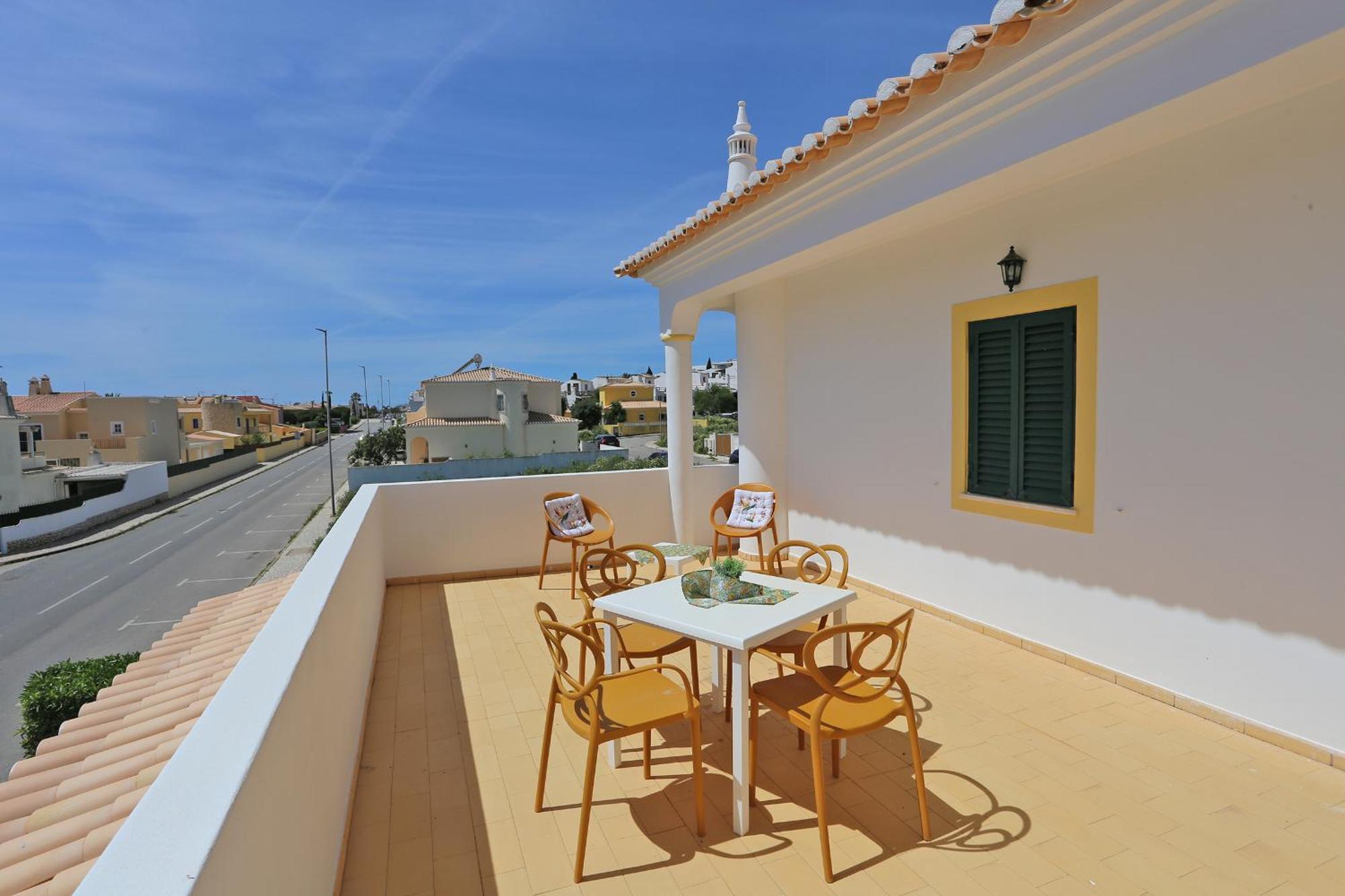 U - Casa Quinta Estacao * Lagos