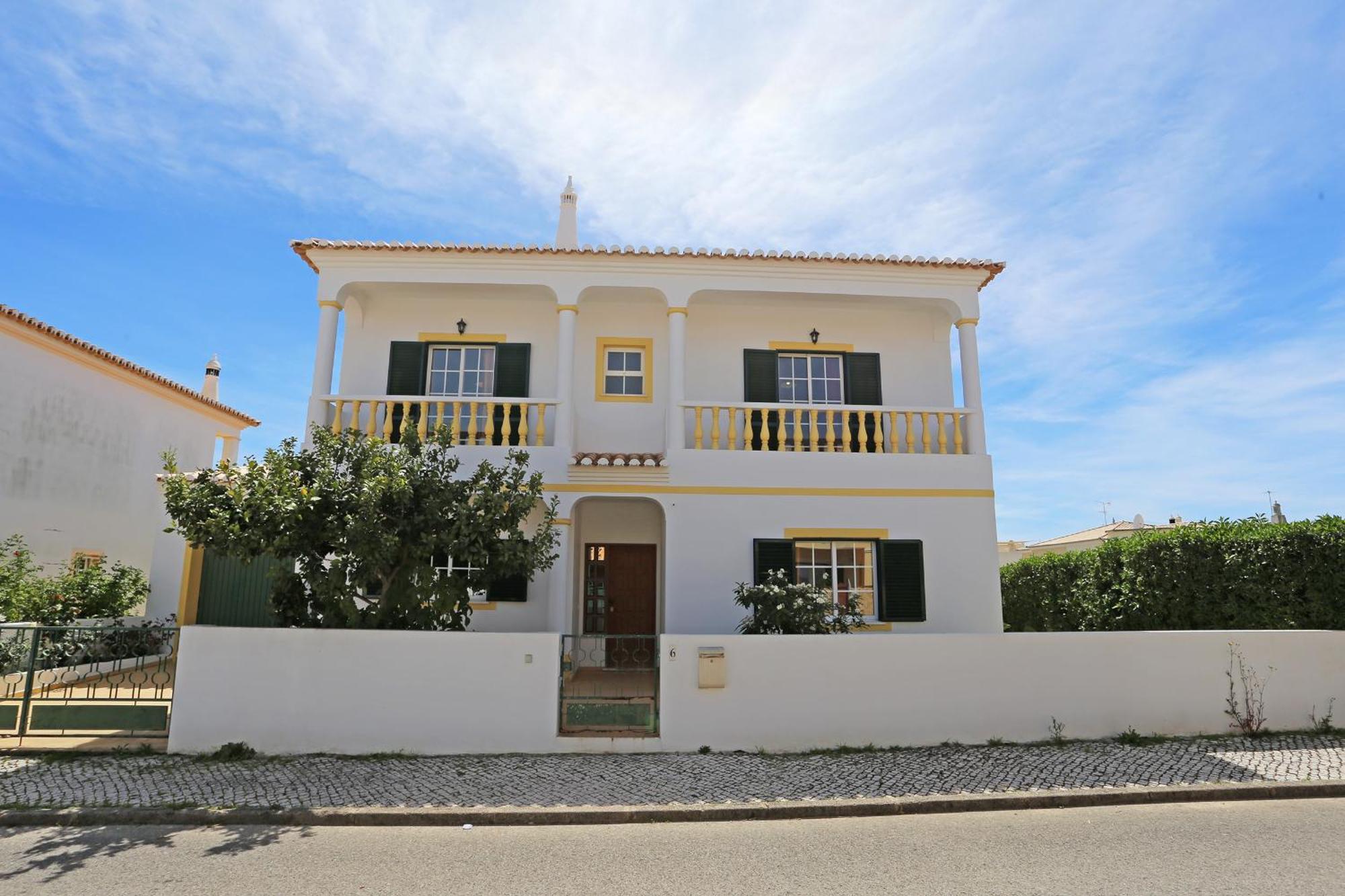 Guest house U - Casa Quinta Estacao Lagos
