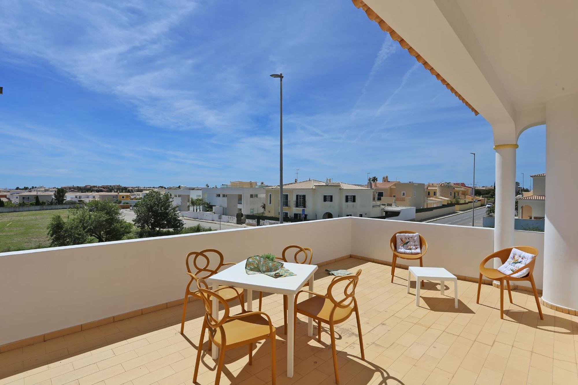 U - Casa Quinta Estacao Pensión *