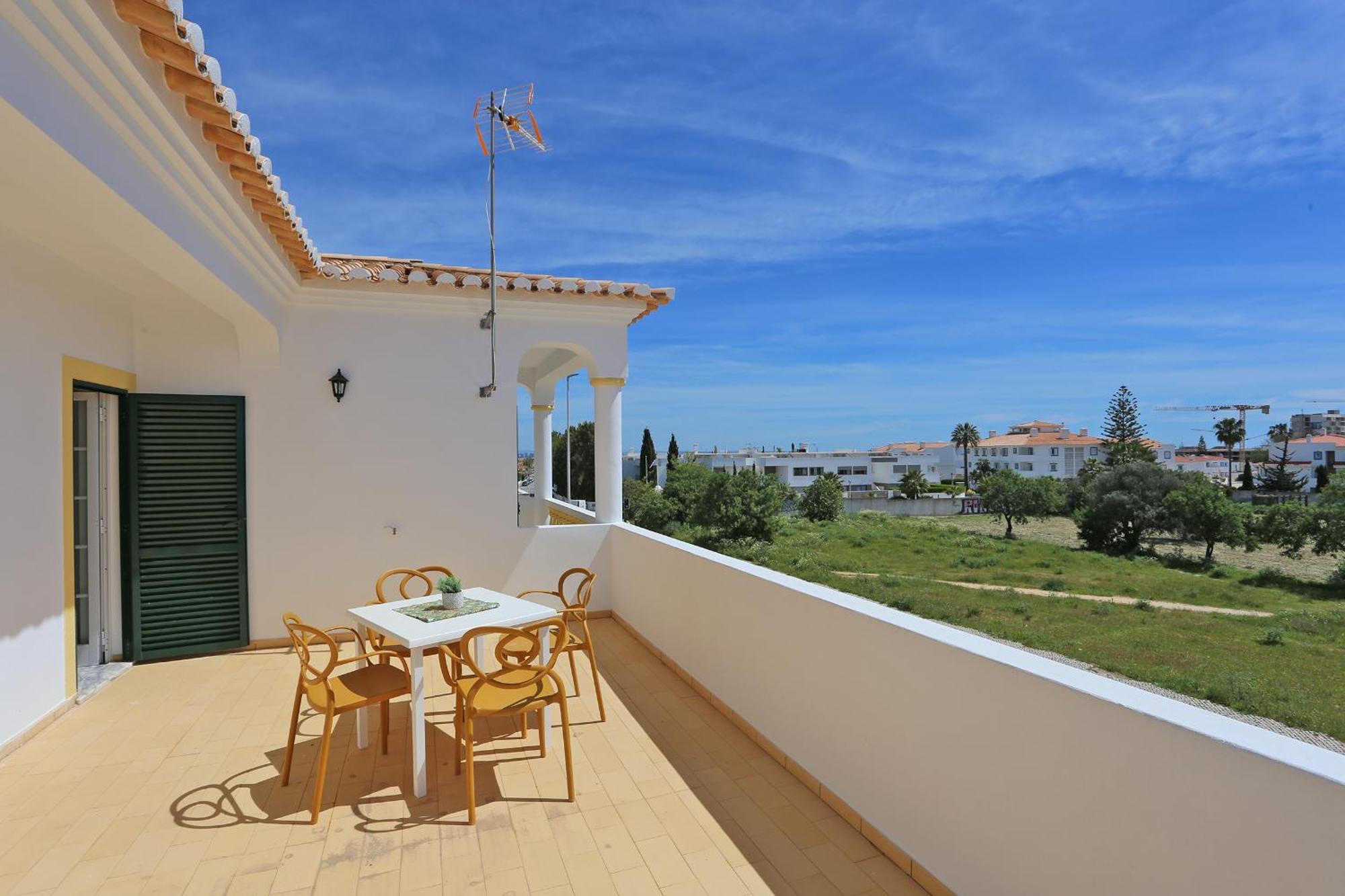 Pensión U - Casa Quinta Estacao